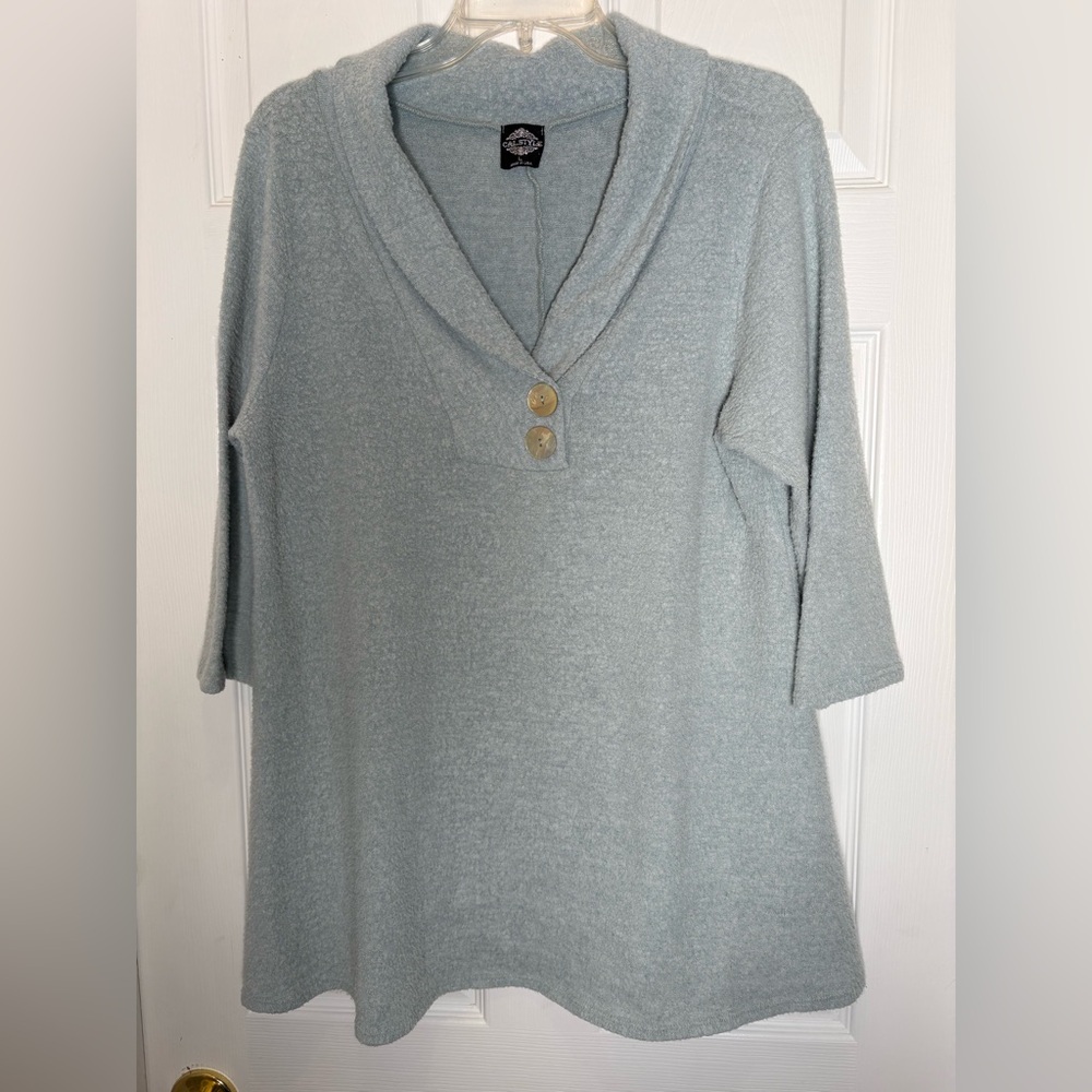 Calstyle Light Green Women's Tunic with Buttons 3/4 Sleeves. Size Large